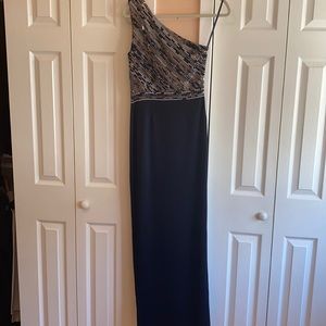 St. John's size 2 one shoulder